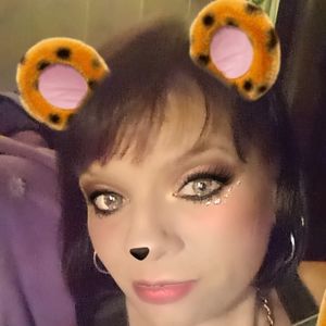 Meet your Posher, Angie